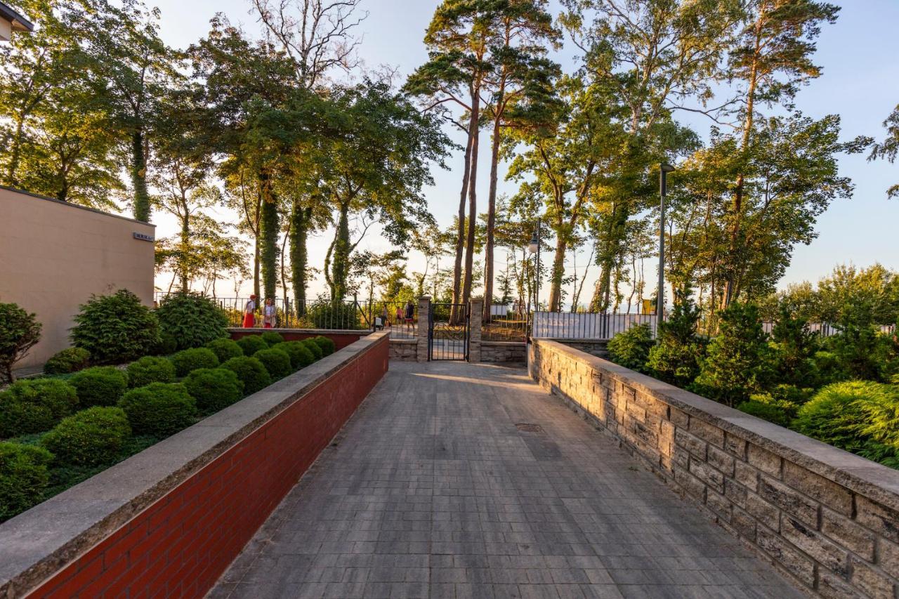Apartament 7M Z Basenem W Jednym Budynku Klifowa Rewal Bon Turystyczny !!! Free Private Parking Exteriör bild